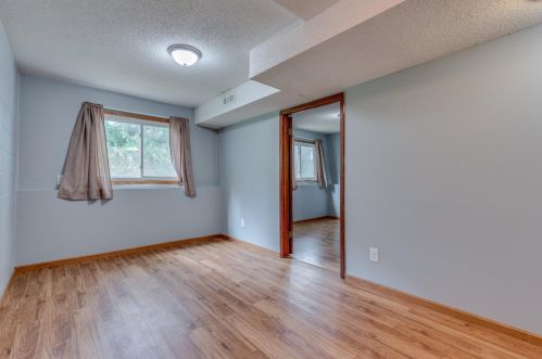 4464 Cinnamon Ridge Trl, Saint Paul MN  55122-2385 exterior