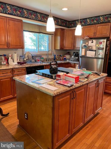 1492 Powells Tavern Pl, Herndon, VA 20170-2880