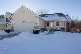 2107 57th St, Davenport, IA 52806-2389