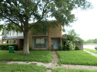 2465 Oxford Pl, Gretna, LA 70056-3055