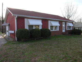 910 Grace Ave, Kannapolis, NC 28083-3010