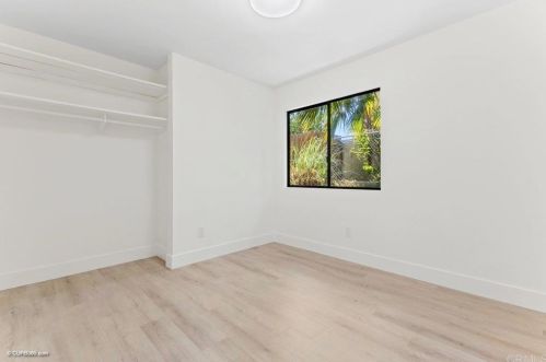 335 Whispering Brook Dr, Vista CA 92083-1956 exterior