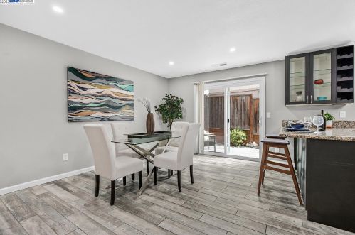 553 Tawny Dr, Pleasanton, CA 94566-7933