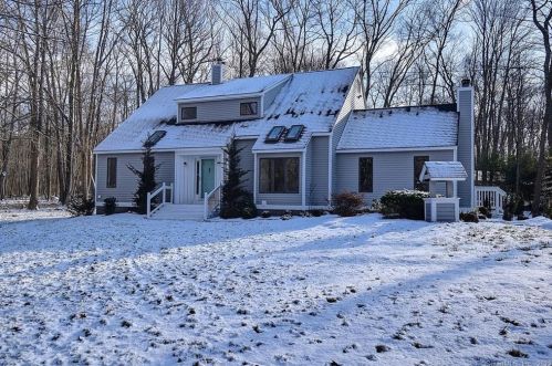 67 Standish Rd, Colchester, CT 06415-2217