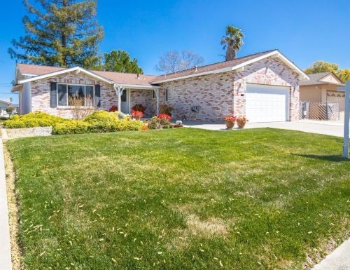 105 Glacier Cir, Vacaville, CA 95687-3413