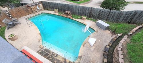 6109 Ravenswood Dr, Fort Worth, TX 76112-3019