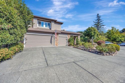 135 Cottontail Way, Windsor, CA 95492-8033