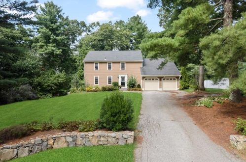 197 Pinecrest Dr, North Kingstown, RI 02852-5915
