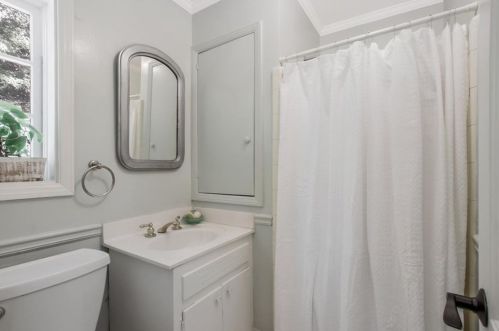 658 Edinboro Rd, Atlanta GA  30327-1214 exterior