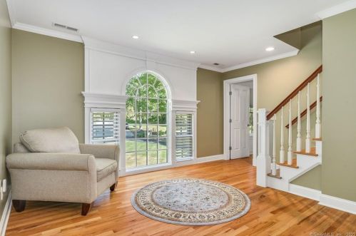 25 Historic Dr, Upper Stepney CT  06468-3207 exterior