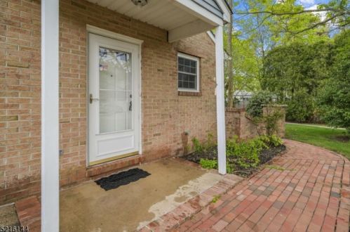 12 Esther Ct, Lebanon, NJ 08833-2105