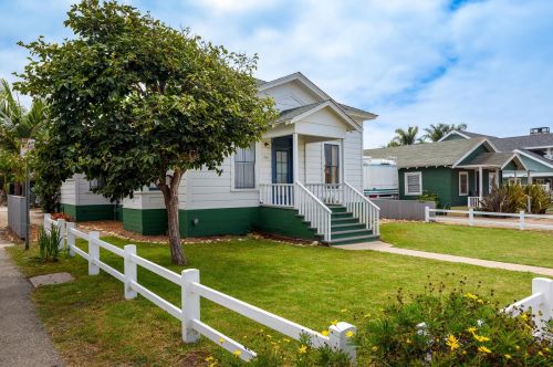 750 Palm Ave, Carpinteria, CA 93013-2423