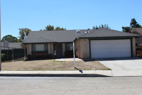 1622 Lobo Ct, Lancaster, CA 93535-2709