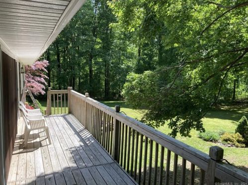 1000 Amherst Pl, Cheshire, CT 06410-1607