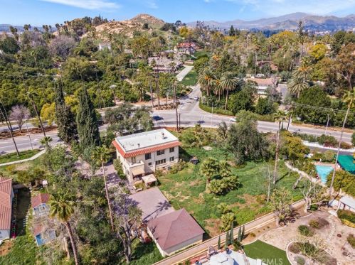 5216 Victoria Ave, Riverside CA  92506-1565 exterior