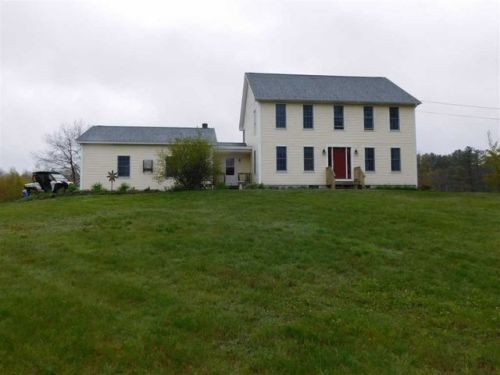 17 Stoneham Rd, Wakefield, NH 03872-4013