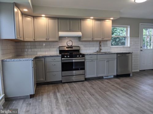 7040 Clearfield St, Harrisburg, PA 17111-5219