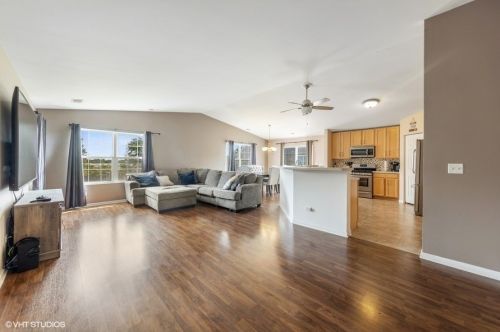 5012 Norwalk Ct, Plainfield, IL 60586-2564