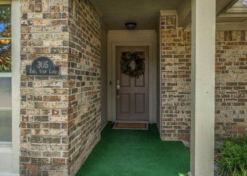 305 Trl Vw Ln, Garland TX  75043-5631 exterior