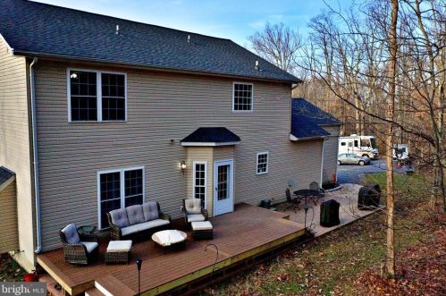 1756 Johnnycake Ln, Harpers Ferry WV 25425-6078 exterior