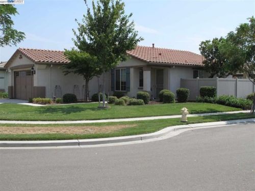 1792 Dogwood Glen Way, Manteca, CA 95336-5151