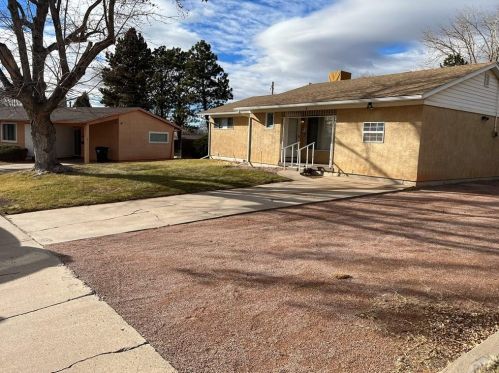 9 Robertson Rd, Pueblo CO  81001-1738 exterior