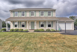 10 Teaberry Dr, Carlisle, PA 17015-9041