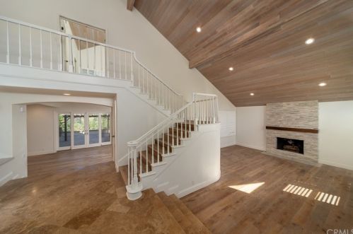 1155 Timberline Ln, Santa Ana, CA 92705-6100