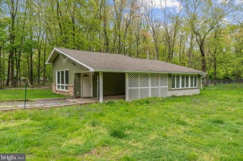 21 Harold Ave, Trenton, NJ 08618-1601
