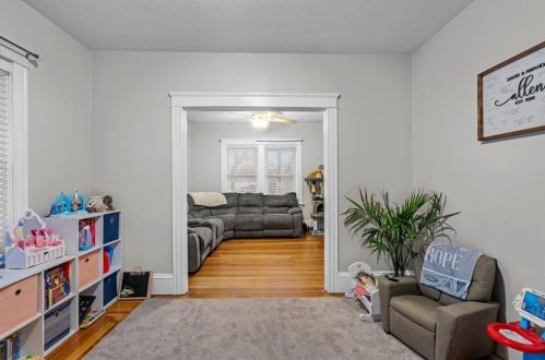 16 Cecil St, Providence, RI 02919-4202