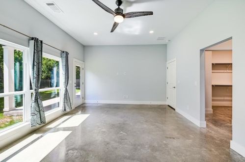 8208 Burrell Dr, Austin TX  78757-8339 exterior
