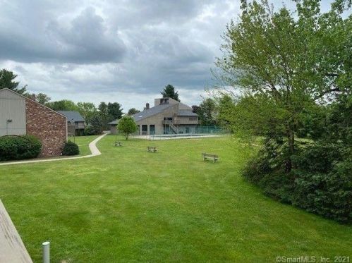 20 Amato Dr, Wapping CT  06074-3692 exterior