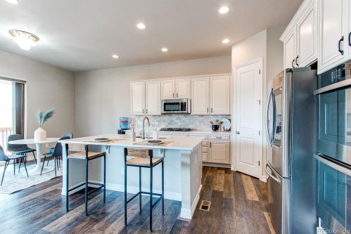 6550 Addison Way, Denver CO 80016-4162 exterior