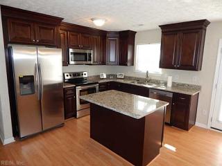1 Marldale Dr, Hampton, VA 23666-1714