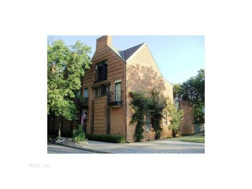 921 Botetourt Gdns, Norfolk VA  23507-1816 exterior