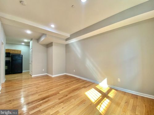 2304 Broad St, Philadelphia, PA 19132-4503