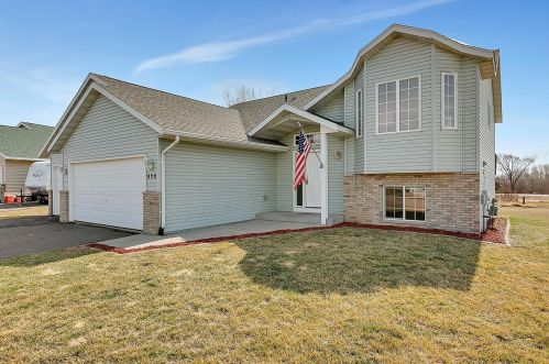 406 Morgan Dr, Foley, MN 56329-8427