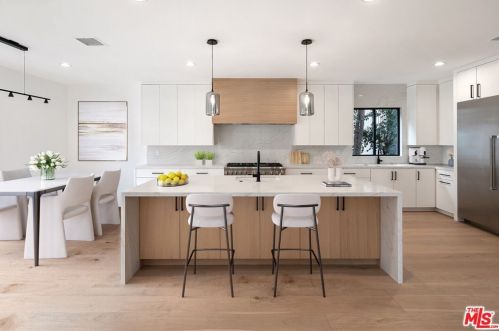 3523 Dixie Canyon Pl, Van Nuys CA  91423-4820 exterior