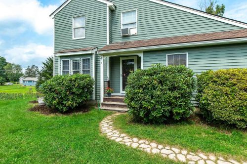 7 Beverly Ln, Dover, NH 03820-4355