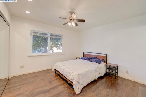 1416 Sunshine Dr, Concord CA  94520-4069 exterior