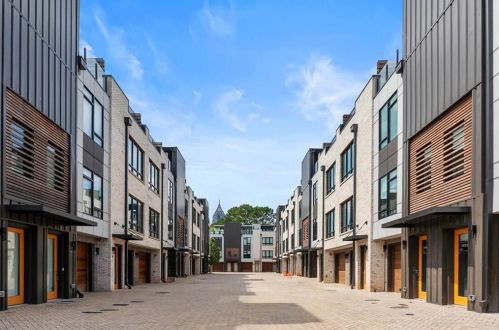 133 Cityview Ct, Atlanta GA  30308-2448 exterior