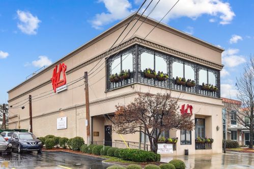 390 Forest Valley Ct, Atlanta GA  30342-2353 exterior
