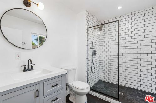 2854 Orange Ave, Anaheim CA  92804-3235 exterior