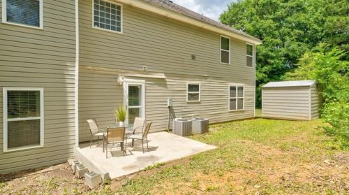 208 Edison Dr, Stockbridge GA  30281-2758 exterior