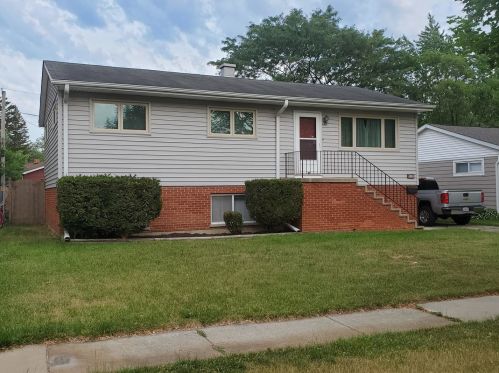 195 Norman Ln, Wheeling, IL 60090-4521