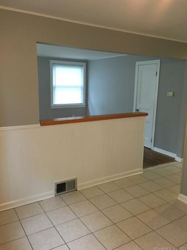 9 Triangle St, Norwalk CT  06855-1603 exterior