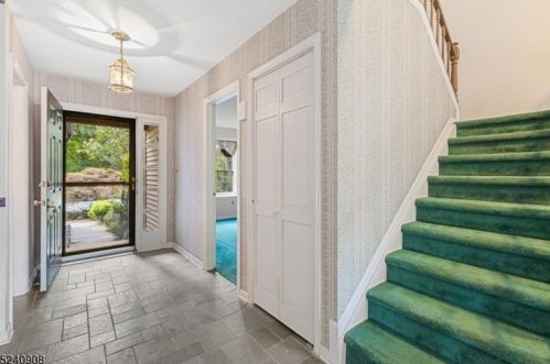 62 Goldfinch Dr, Hackettstown NJ  07840 exterior