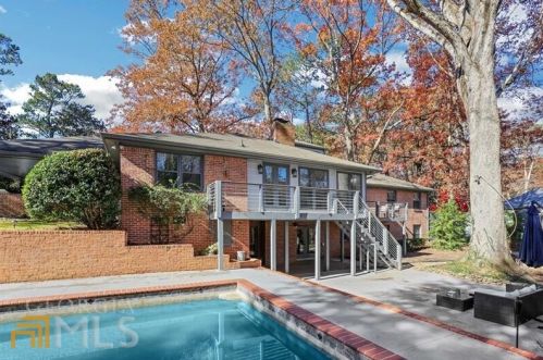 4175 Harrogate Dr, Atlanta GA  30327-3624 exterior