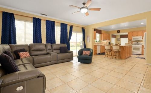 12595 Orangeblossom Ln, Riverside CA  92503-7058 exterior