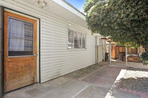 1432 Marshall St, Turlock CA 95380-4133 exterior